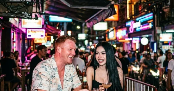 Portada: Estuvo a punto de enviar 400.000 baht. La única buena decisión que tomó fue no hacerlo.